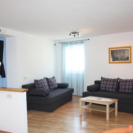 Apartment Nirvana เวอร์ซาร์ ภายนอก รูปภาพ