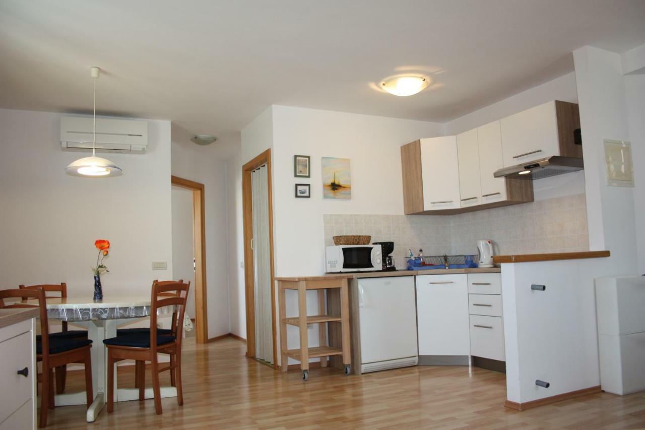 Apartment Nirvana เวอร์ซาร์ ภายนอก รูปภาพ