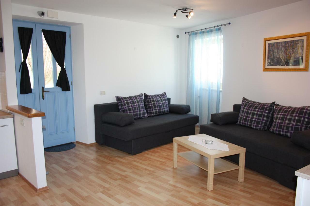 Apartment Nirvana เวอร์ซาร์ ภายนอก รูปภาพ
